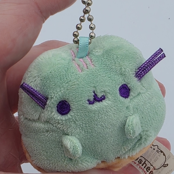 Pusheen Mint Icecream Surprise Plush Keychain - Picture 5 of 5